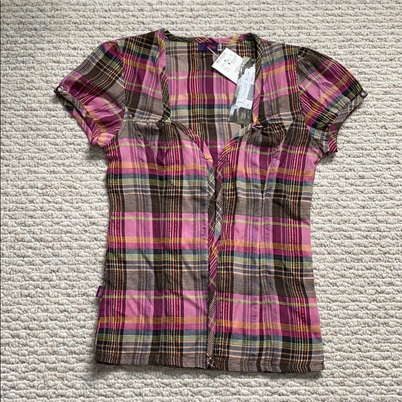 Button up short sleeve shirt